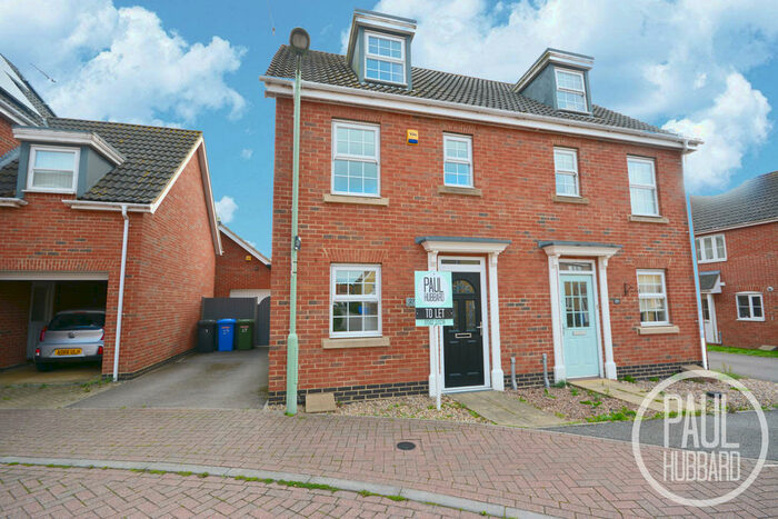 3 Bedroom Semi-Detached House To Rent In Killick Crescent, Carlton Colville, NR33