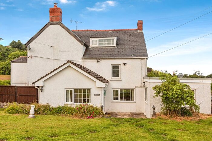 3 Bedroom Semi-Detached House For Sale In Llanrhidian, Swansea, SA3