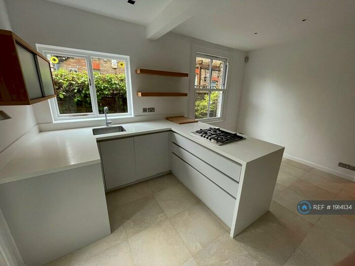 2 Bedroom Maisonette To Rent In Emmanuel Road, London, SW12