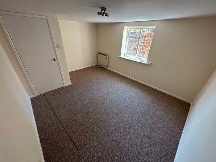 1 Bedroom Flat To Rent In High Street, Burton-On-Trent, DE14