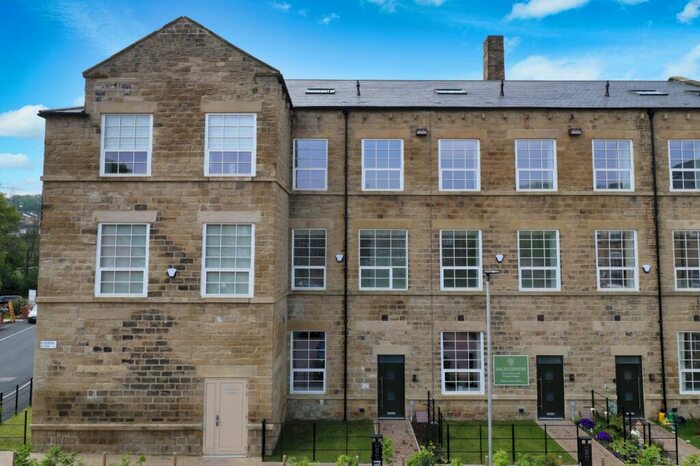 3 Bedroom House To Rent In Bobbin Row, Leeds, West Yorkshire, LS12