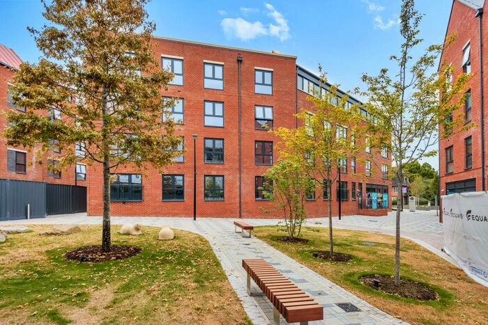 2 Bedroom Apartment To Rent In Newbury, Berkshire, RG14