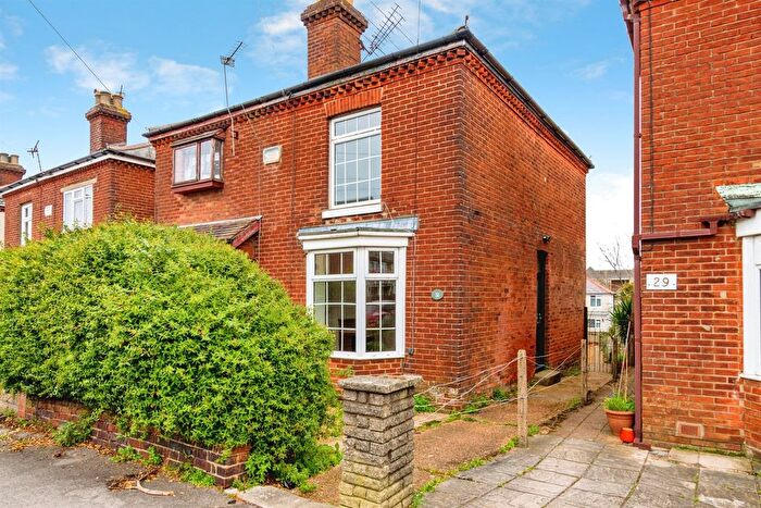 2 Bedroom Semi-Detached House For Sale In Firgrove Road, Southampton, SO15
