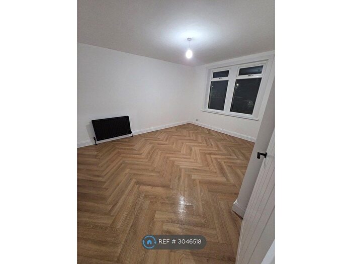 2 Bedroom Maisonette To Rent In Castle St, Clackmannan, FK10