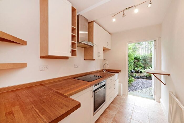 1 Bedroom Flat To Rent In Offord Road, London, N1