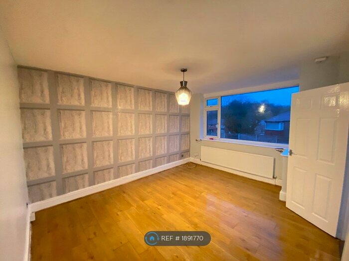 3 Bedroom Semi-Detached House To Rent In Fotherby Drive, Manchester, M9