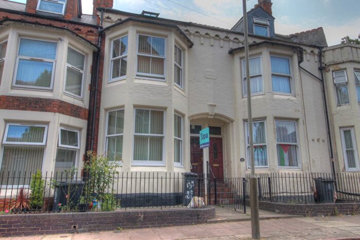 2 Bedroom Terraced House For Sale In Mere Road, Leicester, LE5