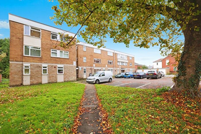 3 Bedroom Flat For Sale In Tollgate Road, Salisbury, SP1