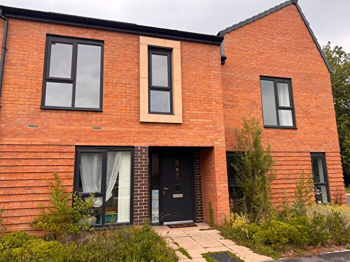 3 Bedroom Semi-Detached House To Rent In Hemingfield Grove, Warrington, WA5