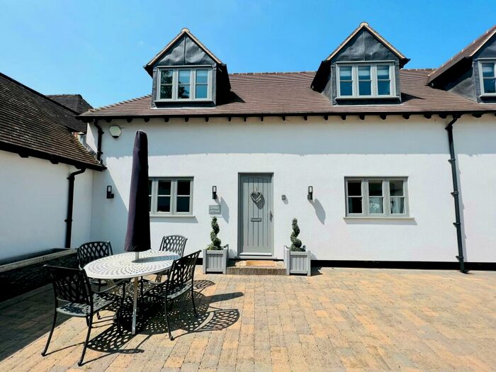 2 Bedroom House To Rent In Moreton Morrell, Warwick, CV35