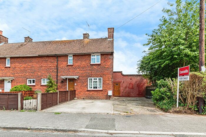 3 Bedroom End Terrace House For Sale In Pemerton Road, Basingstoke, RG21