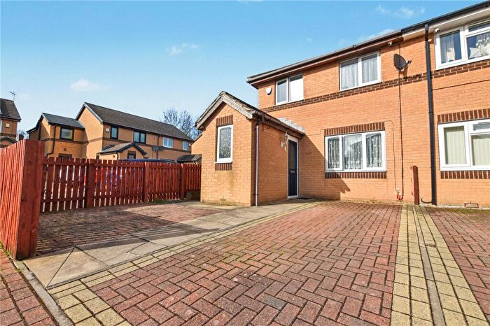 3 Bedroom Semi Detached House For Sale In Bell House Avenue, Bradford, West Yorkshire, BD4