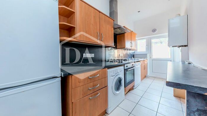 3 Bedroom Semi-Detached House To Rent In Finsbury Road, Bounds Green, London, N22