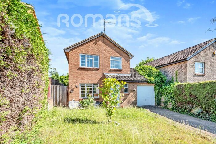 4 Bedroom Detached House To Rent In Treeton Close, Lower Earley, RG6