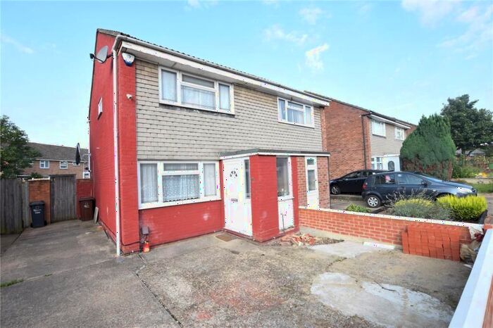 2 Bedroom Detached House To Rent In Padnall Road, Romford, RM6