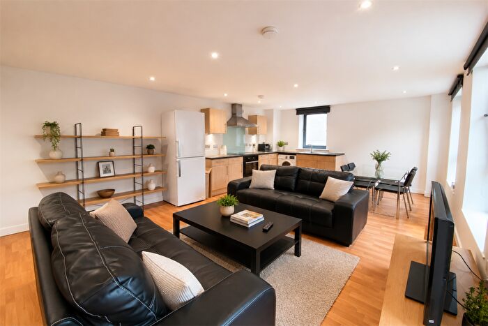 4 Bedroom Apartment To Rent In , West One Reflect, City Centre, S1