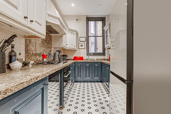 3 Bedroom Flat For Sale In Fitzjames Avenue, London, W14