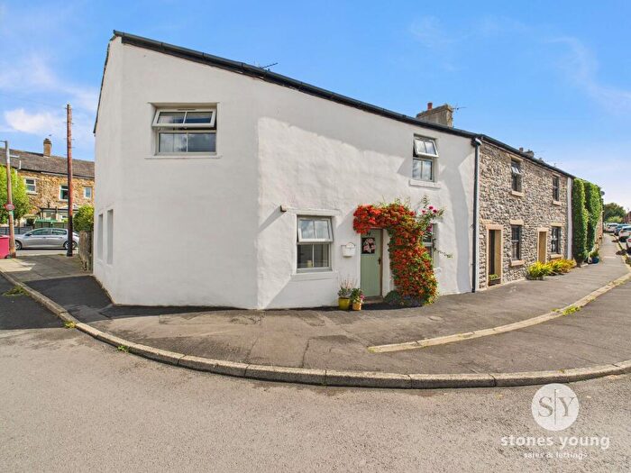 3 Bedroom End Of Terrace House For Sale In High Street, Clitheroe, BB7