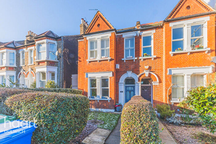 2 Bedroom Flat For Sale In Dunstans Road, London, SE22