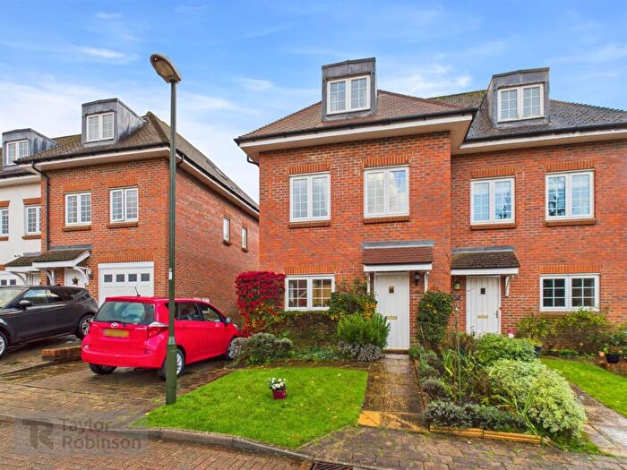 4 Bedroom Semi Detached House For Sale In Maddox Drive, Worth, Crawley, RH10