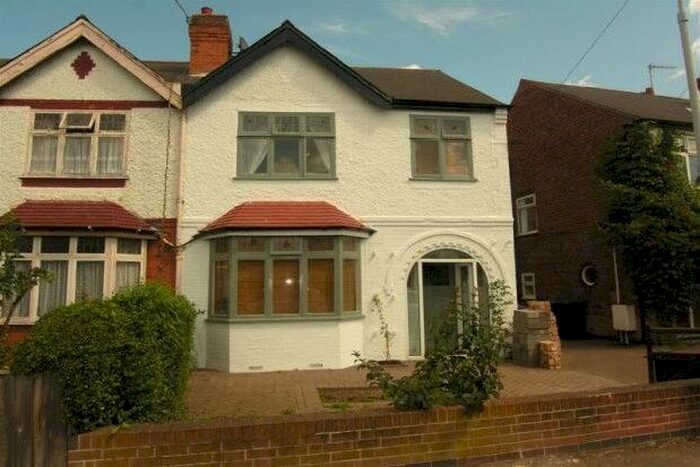 3 Bedroom Semi-Detached House To Rent In Rutland Road, Nottingham, NG2