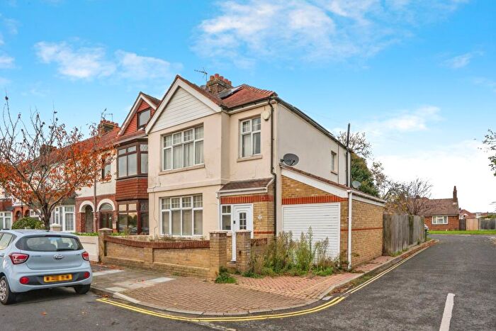 3 Bedroom End Of Terrace House For Sale In Doyle Avenue, Portsmouth, Hampshire, PO2