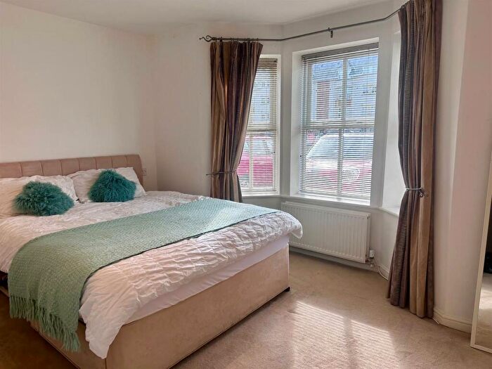 2 Bedroom Flat To Rent In Regency Court, Jesmond Road, Newcastle Upon Tyne, NE2