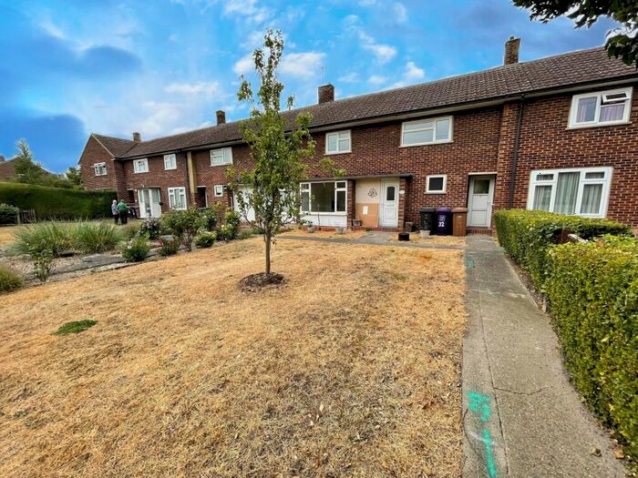 3 Bedroom Terraced House To Rent In Willowside Way, Royston, SG8