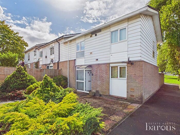 3 Bedroom Property For Sale In Romsey Close, Basingstoke, RG24