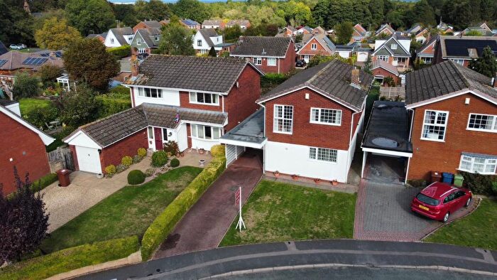 4 Bedroom Detached House For Sale In Chestnut Close, Stafford, ST18