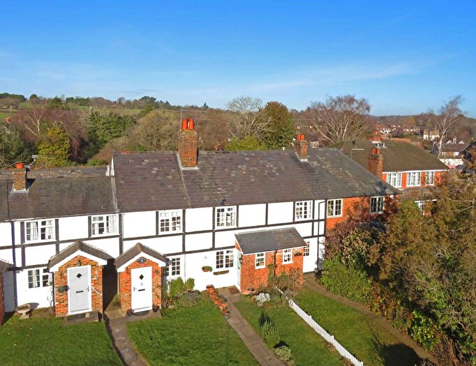 2 Bedroom Terraced House For Sale In High Road, Cookham, SL6