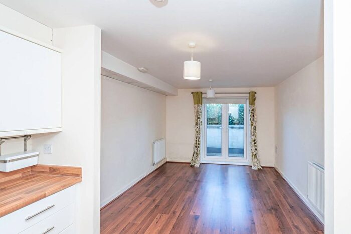 2 Bedroom Flat To Rent In Ley Farm Close, Watford, WD25