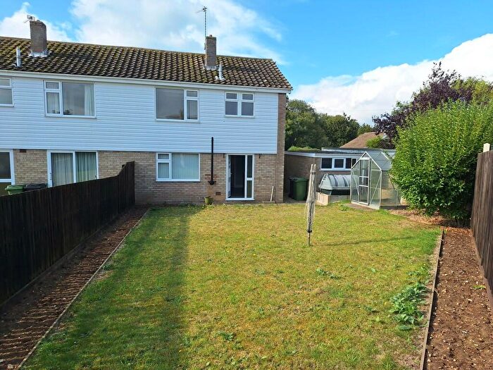 3 Bedroom Semi-Detached House For Sale In Links Way, Thurlton, NR14