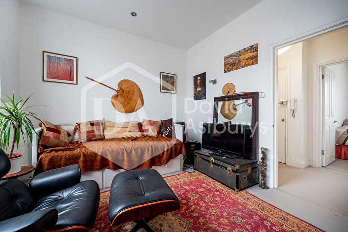 1 Bedroom Apartment To Rent In Holloway Road, Archway, London, N19