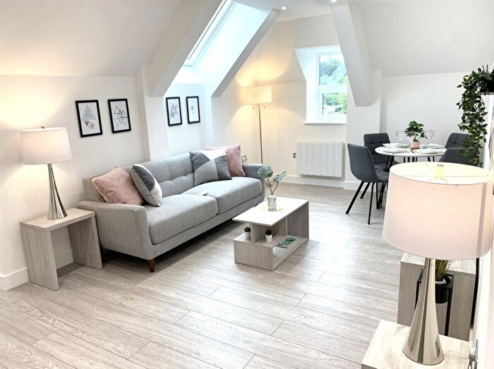 2 Bedroom Flat To Rent In Eden Place, Stockport, SK8