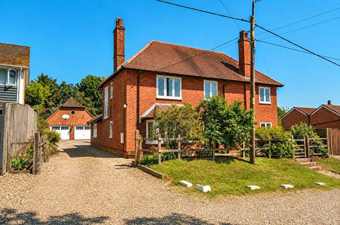 5 Bedroom Detached House For Sale In Mortimer Common, Reading, Berkshire, RG7