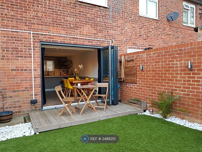 2 Bedroom End Of Terrace House To Rent In Vernon Walk, Northampton, NN1