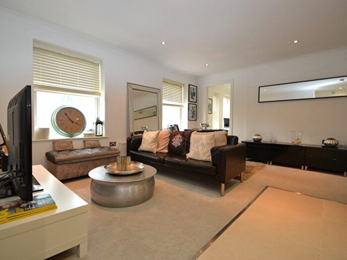 1 Bedroom Flat To Rent In Langley Road, Surbiton, KT6