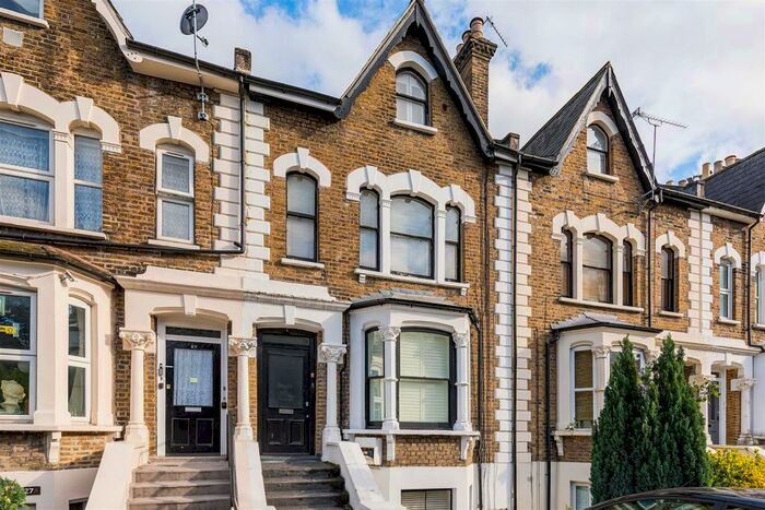 1 Bedroom Flat To Rent In Hermon Hill, Wanstead, E11