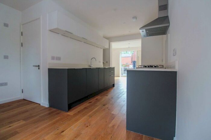 3 Bedroom Town House To Rent In Elisabeth Gardens, Stockport, SK5