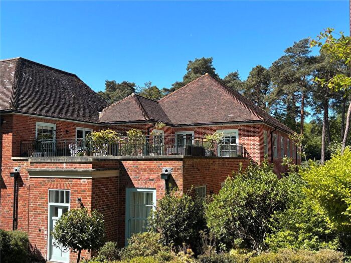 2 Bedroom Flat For Sale In Adams Walk, Midhurst, West Sussex, GU29
