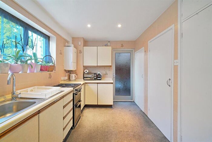 3 Bedroom Semi-Detached House For Sale In Tunworth Close, Kingsbury, NW9