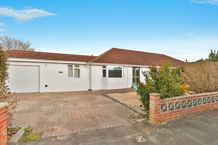3 Bedroom Bungalow For Sale In Durdells Avenue, Bearcross, Bournemouth, Dorset, BH11