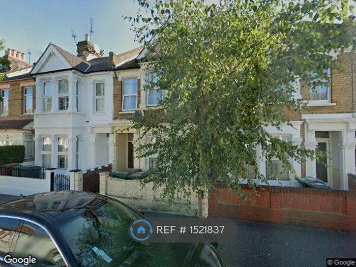 2 Bedroom Flat To Rent In Walthamstow, London, E17