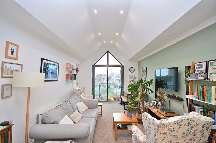 2 Bedroom Apartment For Sale In Henry Bird Way, Northampton, NN4