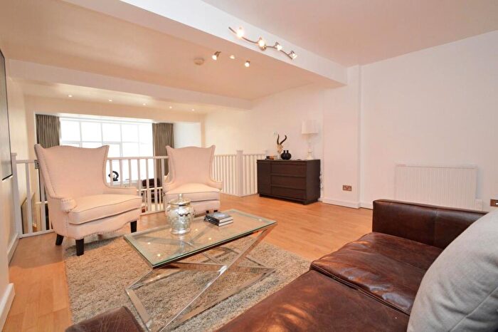 1 Bedroom Duplex To Rent In City Road, Shoreditch, EC1V