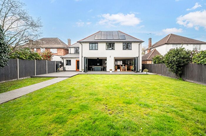 4 Bedroom Detached House For Sale In Prospect Road, Farnborough, Hampshire, GU14