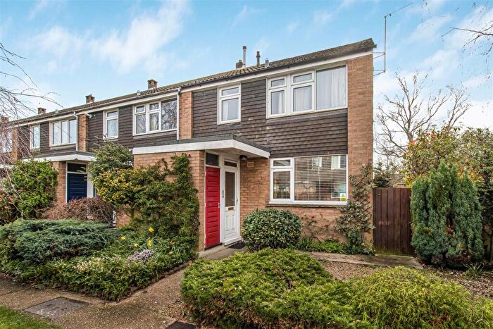 3 Bedroom End Of Terrace House For Sale In Birch Close, Cambridge, CB4