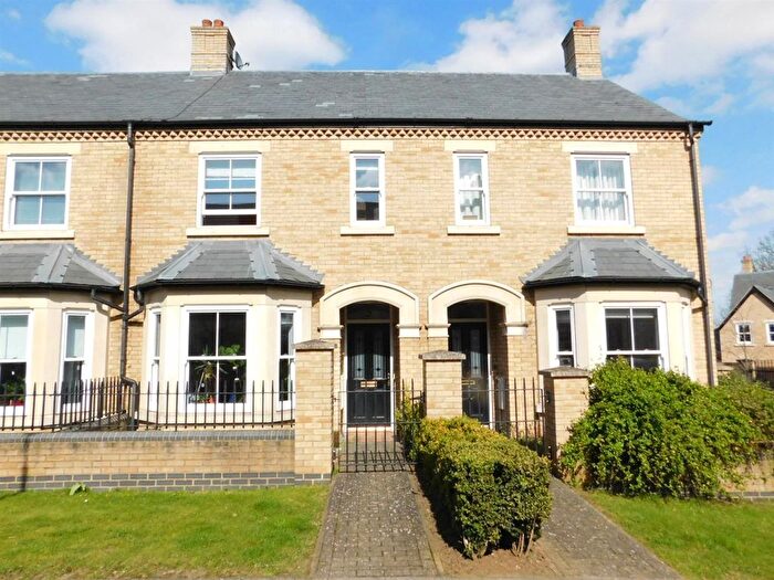 2 Bedroom Terraced House To Rent In Cavell Walk, Stotfold, Hitchin, SG5