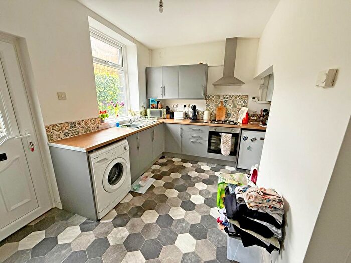 2 Bedroom Cottage To Rent In Bevis Green, Walmersley, Bury, BL9